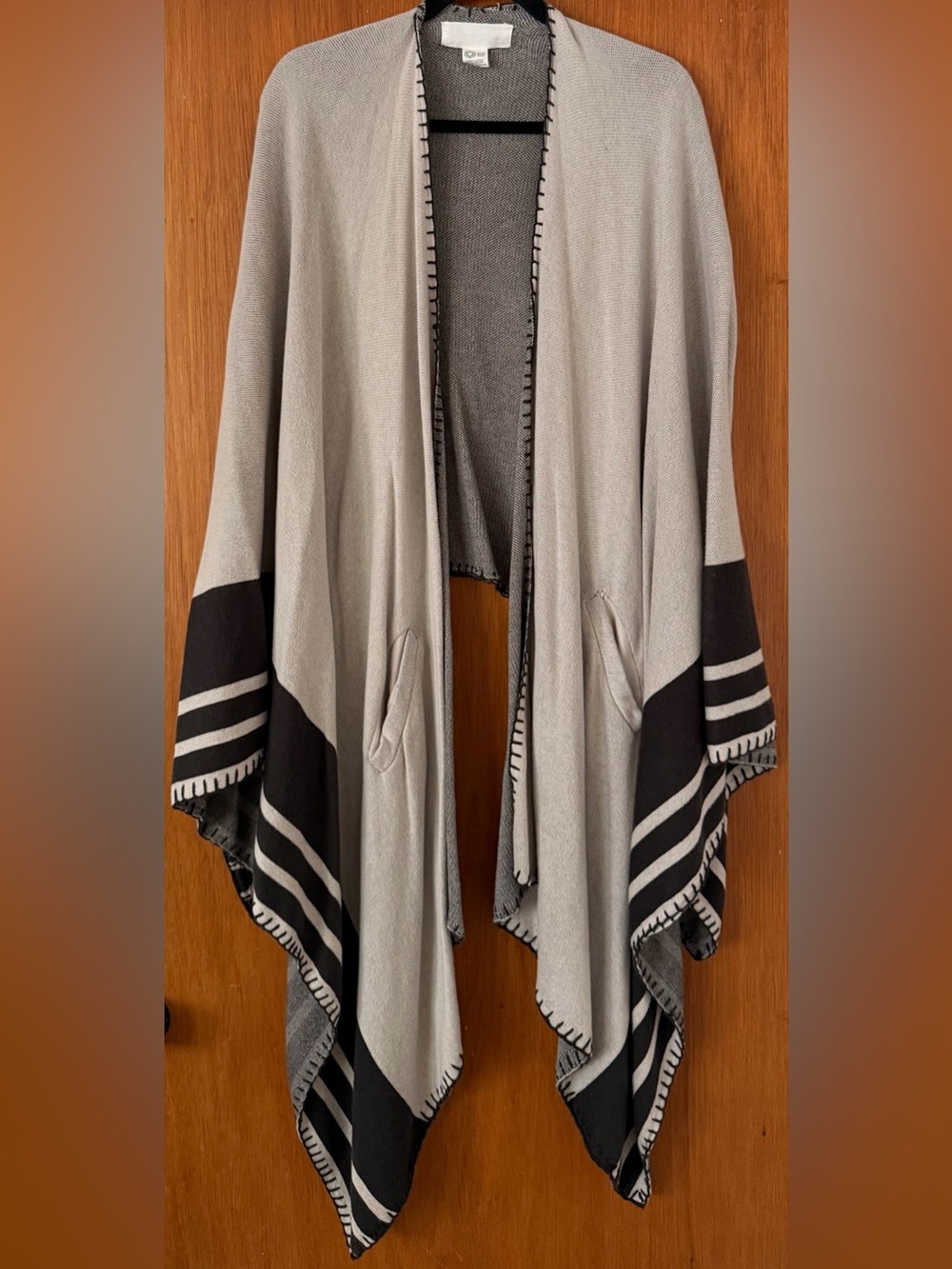zestt Gray and Black Knit Layering Top